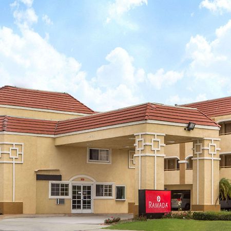 Ramada By Wyndham Ontario Hotell Eksteriør bilde