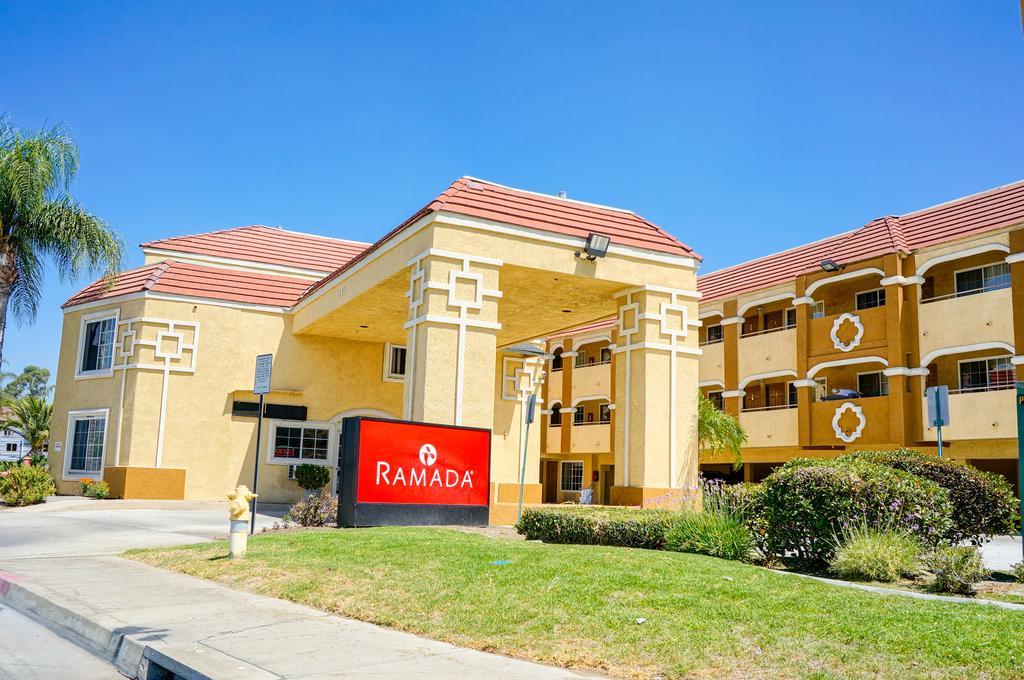 Ramada By Wyndham Ontario Hotell Eksteriør bilde