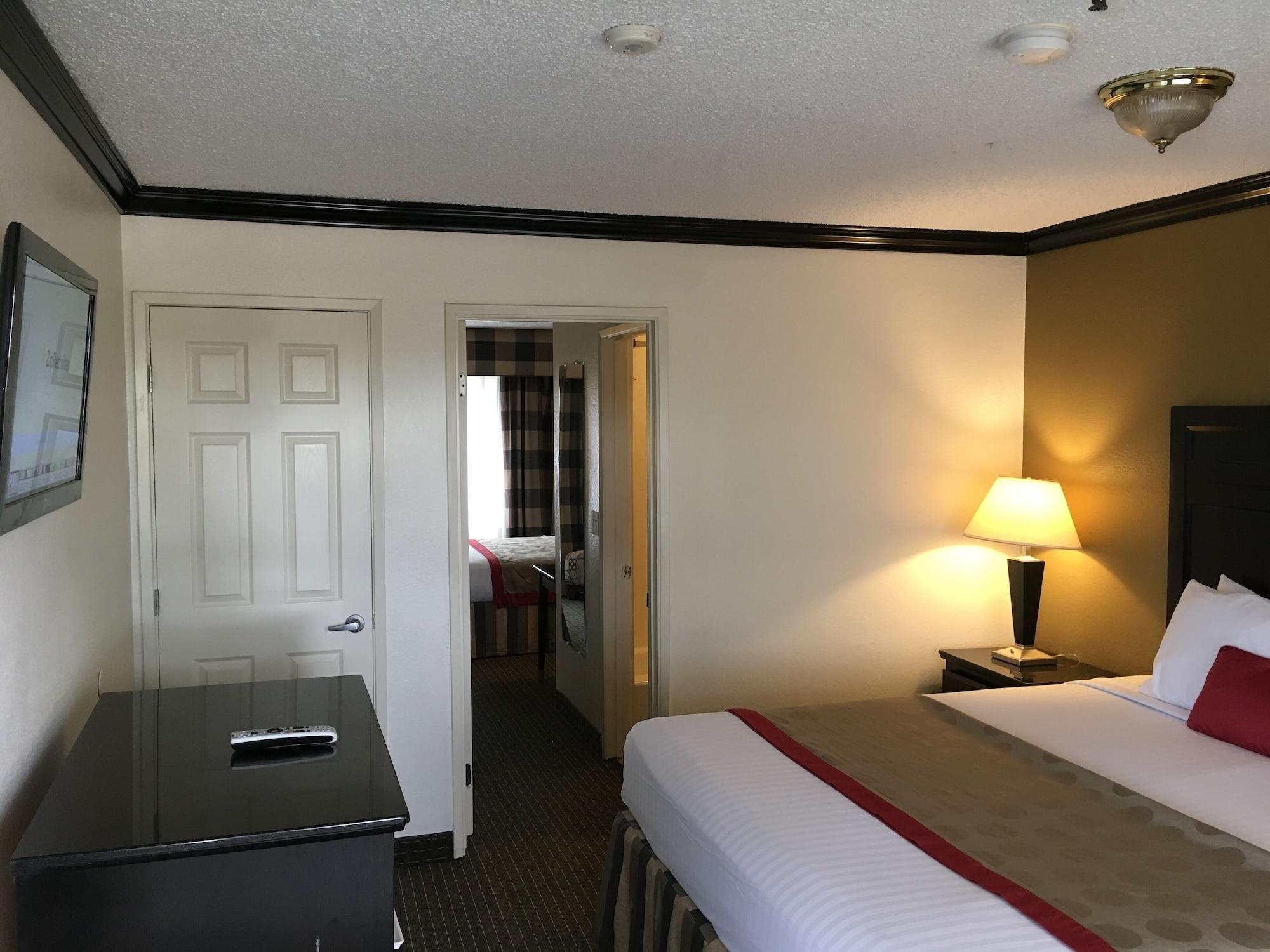 Ramada By Wyndham Ontario Hotell Eksteriør bilde