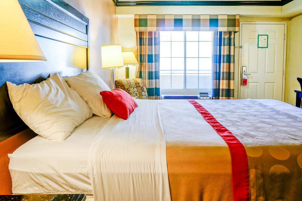 Ramada By Wyndham Ontario Hotell Rom bilde